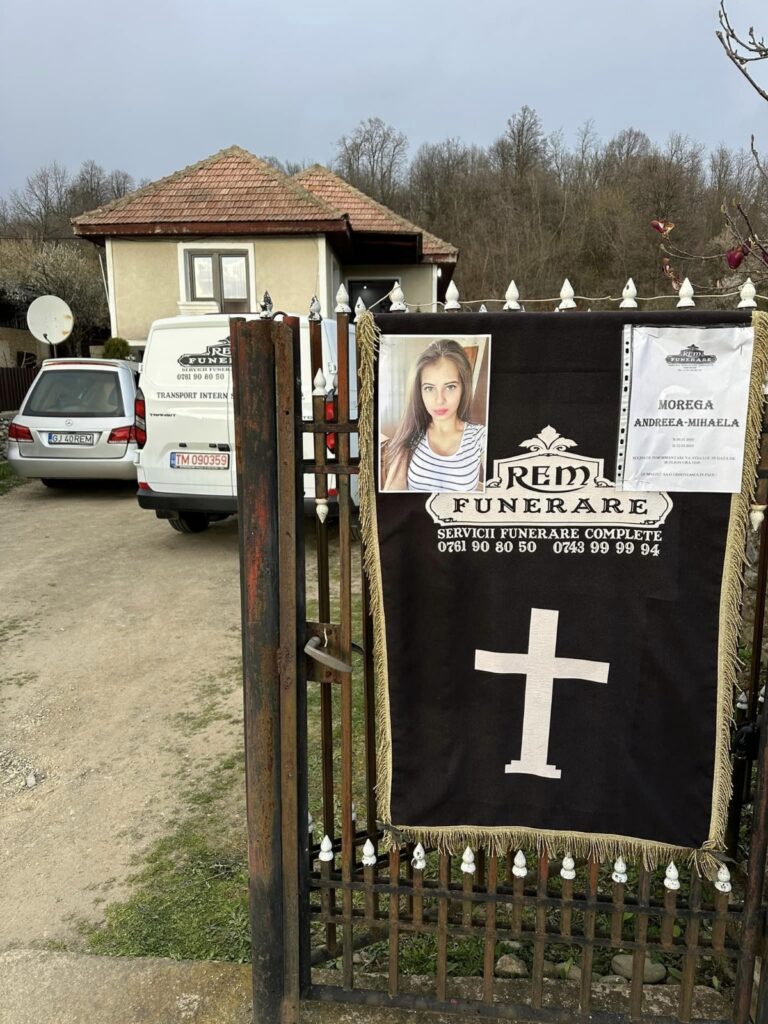 Studenta ucisă de iubit, condusă azi pe ultimul drum la Padeș