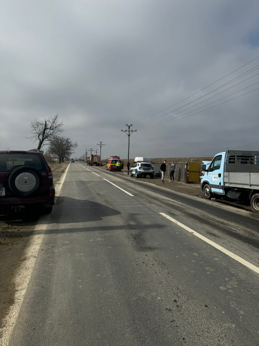 Șofer rănit după ce două mașini s-au ciocnit în Râmnicu Vâlcea