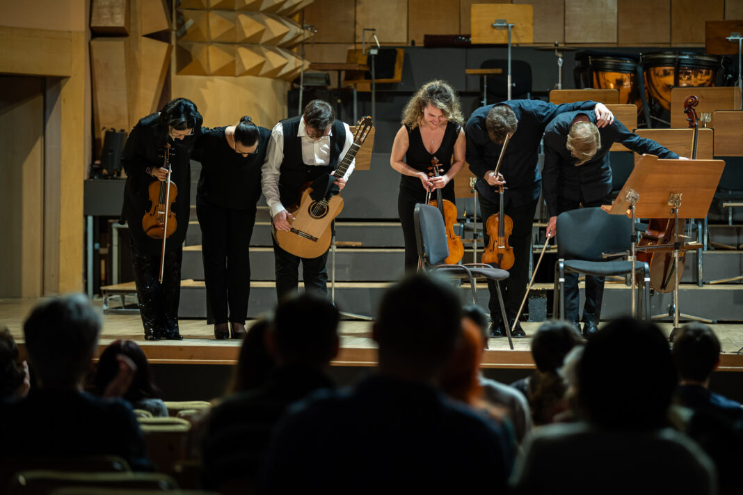 Turneul Conciertos para Guitarra ajunge la Filarmonica Oltenia Craiova