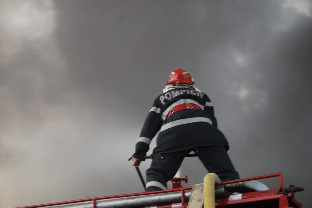 Vâlcea: Incendiu la o casă de locuit din Stoilești