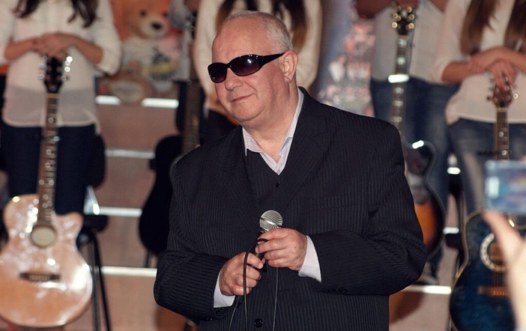 (VIDEO) A murit George Nicolescu, solistul de muzică ușoară nevăzător