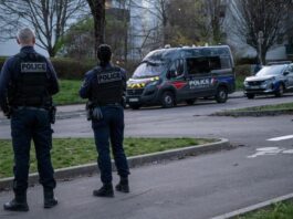 Sute de elevi din Franța au primit mesaje de ameninţare: „Vă voi decapita”