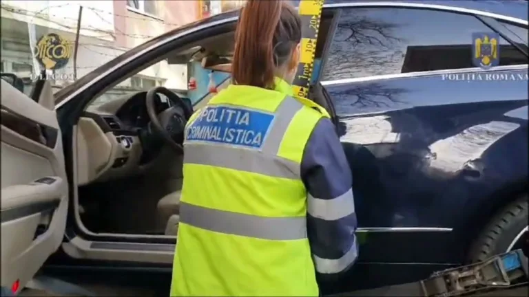 (VIDEO) Un tânăr a fost prins cu 10 kilograme de canabis