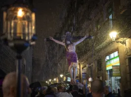 O procesiune de rugăciuni pentru ploaie din Spania, întreruptă din cauza ploii