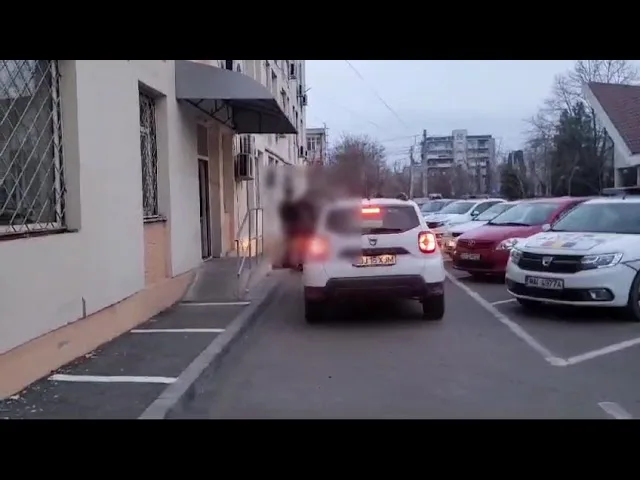 (VIDEO) Craiova: Minor cercetat pentru tâlhărie și furt