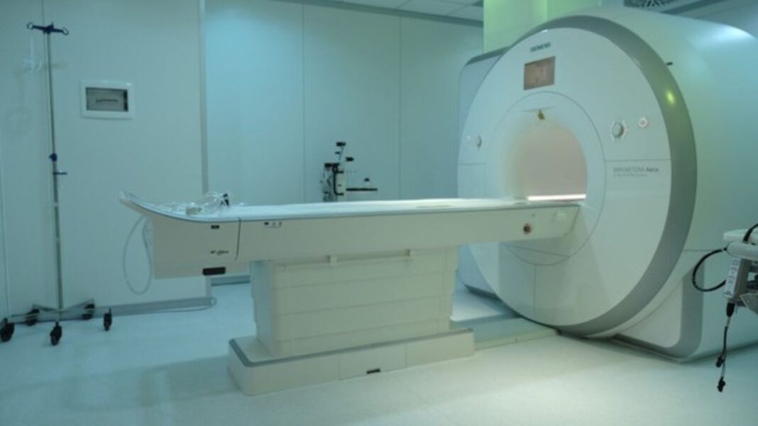 O româncă a murit în Italia după ce a făcut un RMN