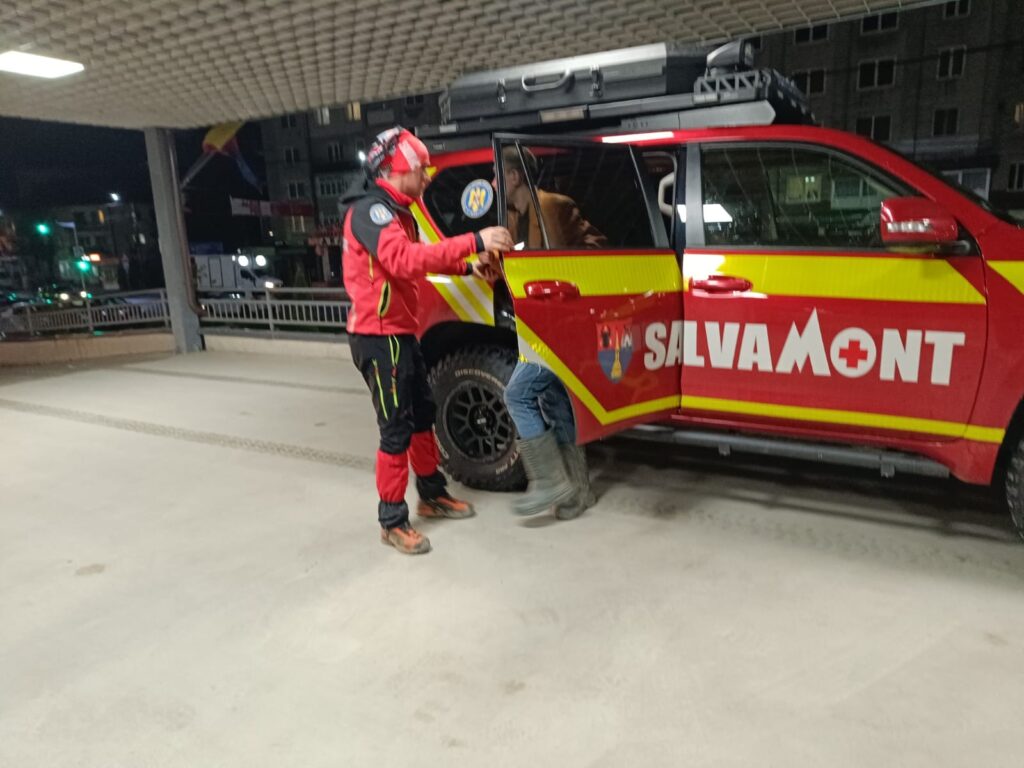 Doi tineri ucraineni, salvați de echipele Salvamont Maramureș