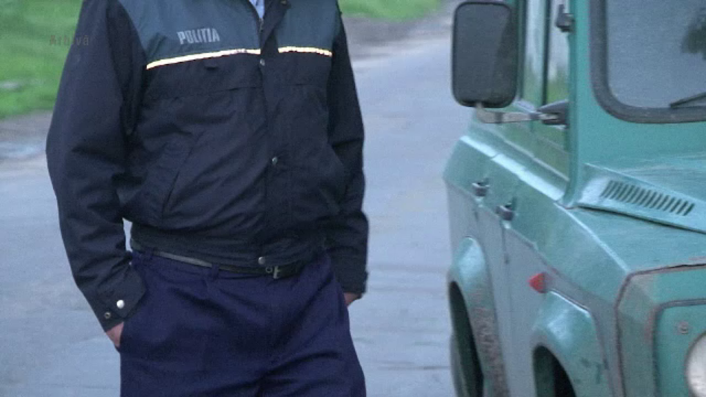 Poliţist acuzat de viol