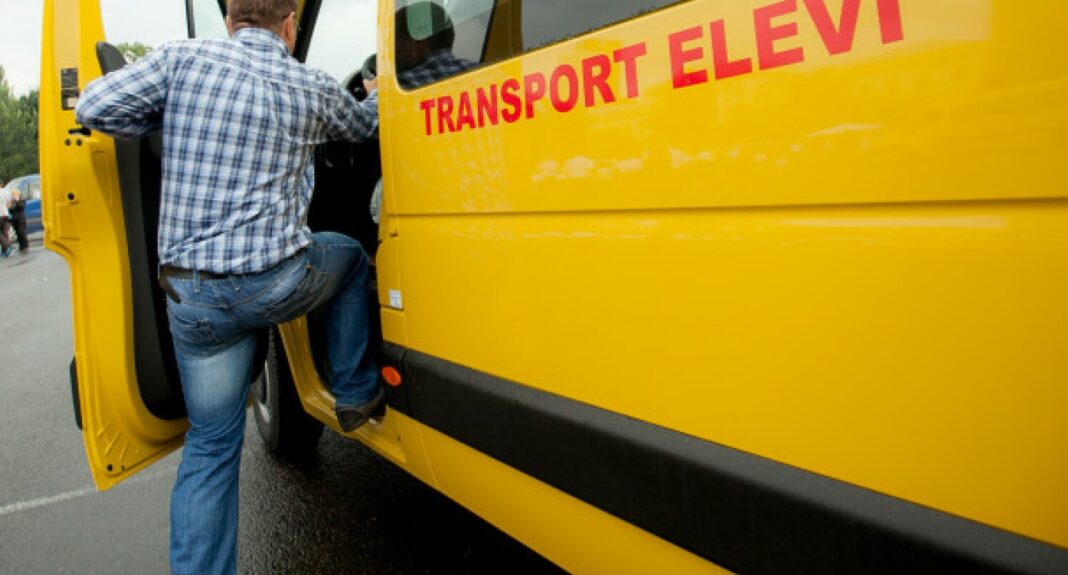 Olt: Copil accidentat de un microbuz de transport elevi