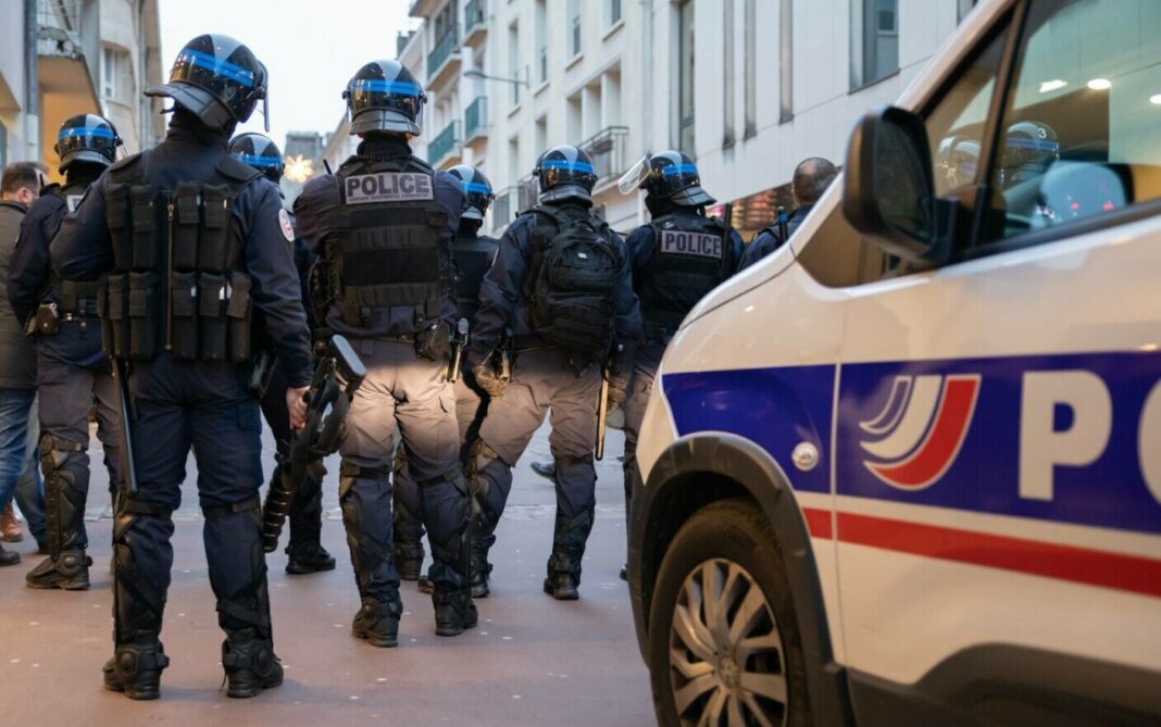 Cinci răniți într-un atac armat în Franţa