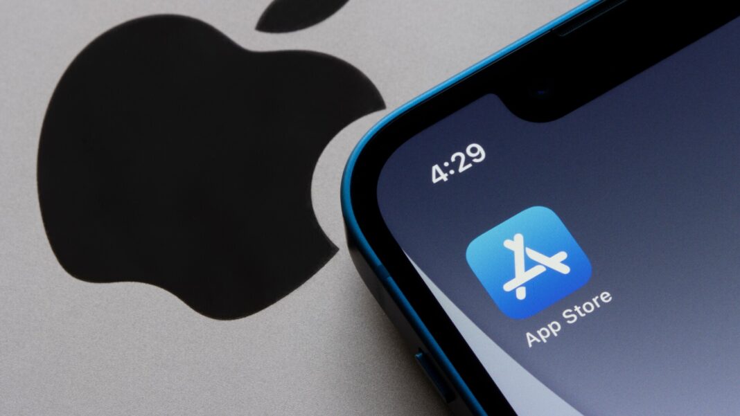 Guvernul chinez a ordonat eliminarea WhatsApp şi Threads din App Store