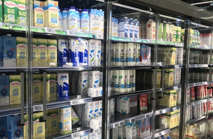 Controale ANSVSA: Practici frauduloase la produsele lactate comercializate pe piaţa din România