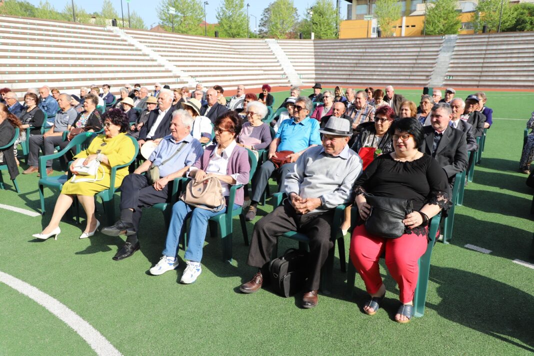 48 de cupluri de râmniceni au sărbătorit „Nunta de Aur”