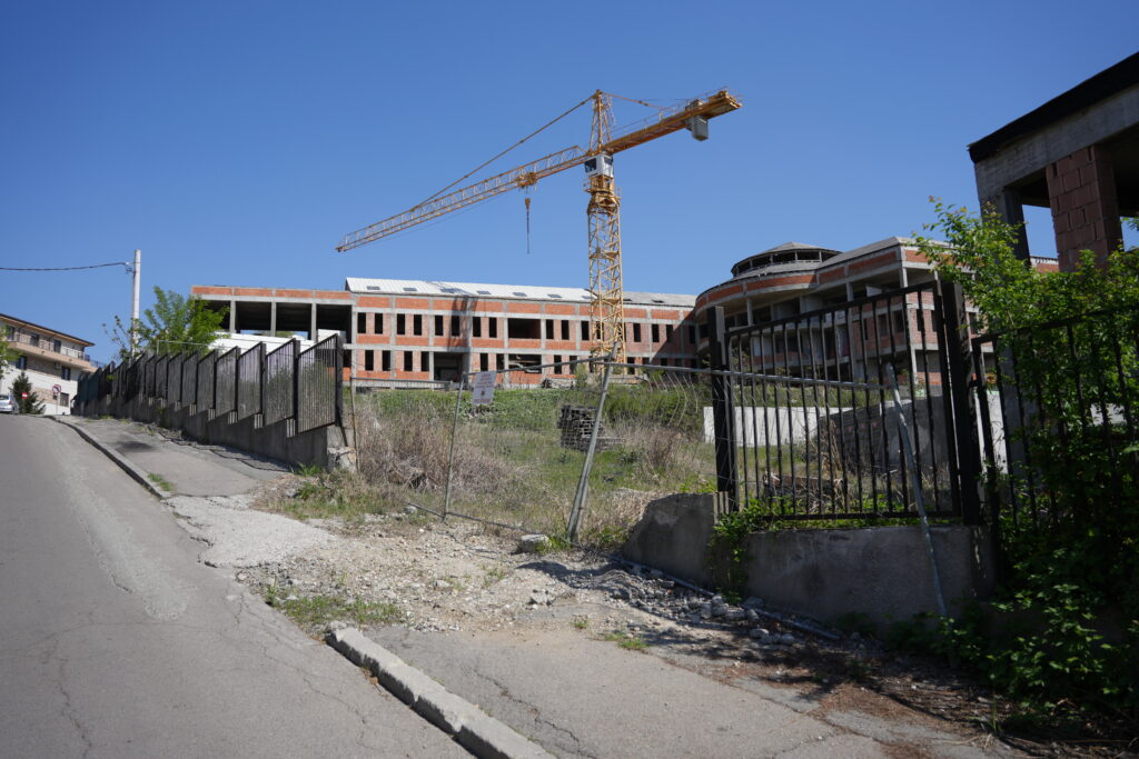 Lucrări eşuate la Unitatea Militară de pe strada Înclinată. A fost reluată licitaţia pe mai bine de 11 milioane de euro