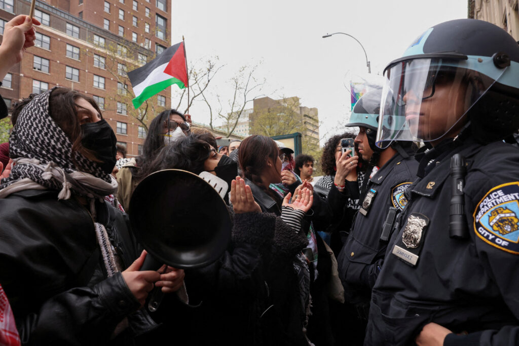 (VIDEO) Protestatari pro-palestinieni, arestați în campusurile universitare din SUA