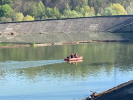 S-au reluat operațiunile de căutare a persoanei dispărute în râul Olt