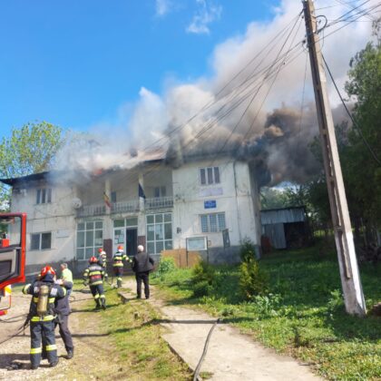 Incendiu la Primăria Pleșoi