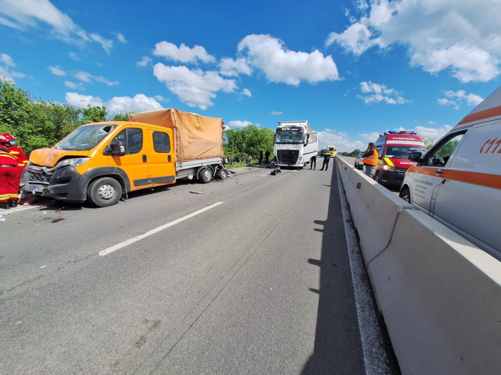Dolj: Traficul rutier, blocat pe DN 6, la Răcarii de Sus. O femeie și-a pierdut viața