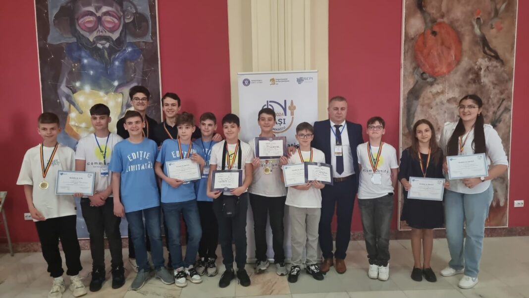 10 medalii obținute de elevii gorjeni la Olimpiada Națională de Informatică de la Iași