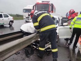 Moarte cumplită pentru un șofer care s-a înfipt cu mașina într-o glisieră metalică de pe A1