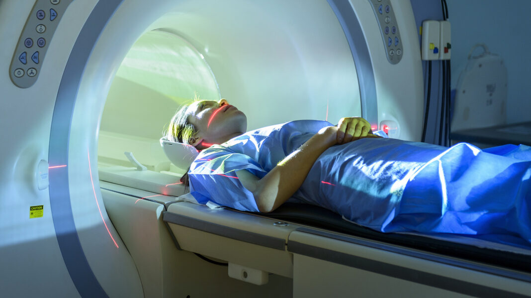 Soft bazat pe inteligența artificială care va fi folosit în tratamentul cancerului, realizat în România