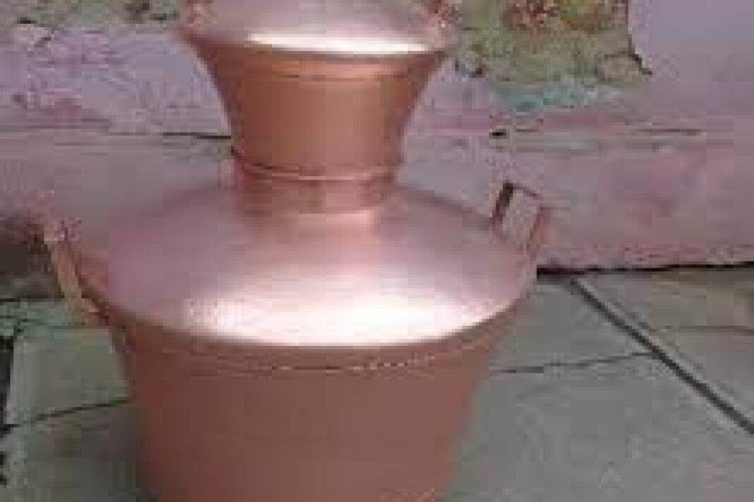 Tânăr de 18 ani, sub control judiciar pentru furtul unui cazan de țuică