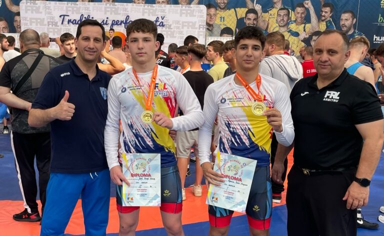Lupte / Mihalcea şi Boicea, pe cea mai înaltă treaptă la Cupa României U20