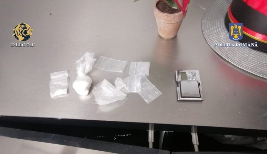 Doi traficanţi de cocaină din Dolj, condamnaţi definitiv