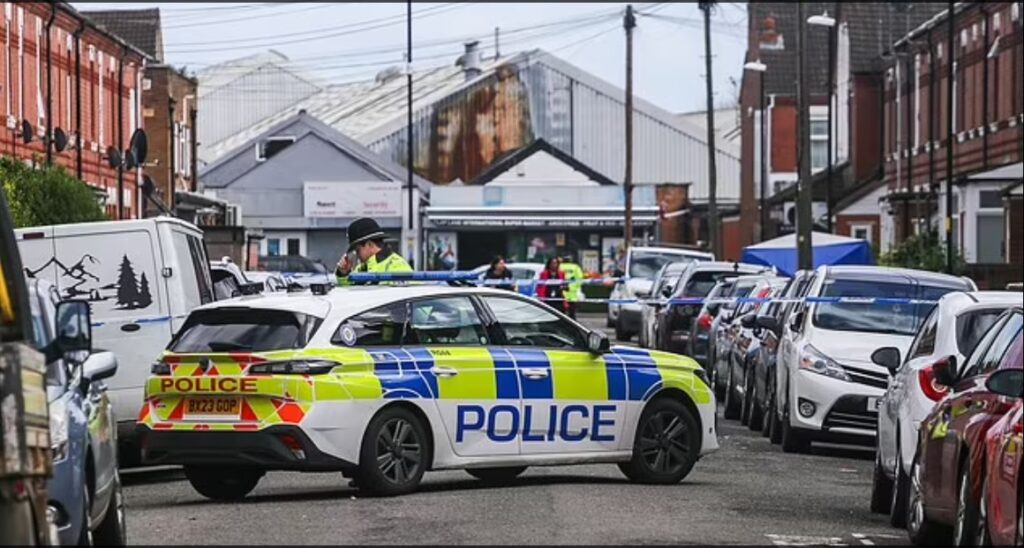 Femeia a fost găsită grav rănită la domiciliul ei din Caludon Road, Coventry