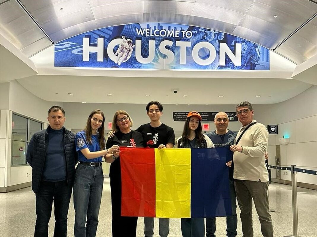 O elevă din Gorj, campioană mondială la robotică cu echipa României