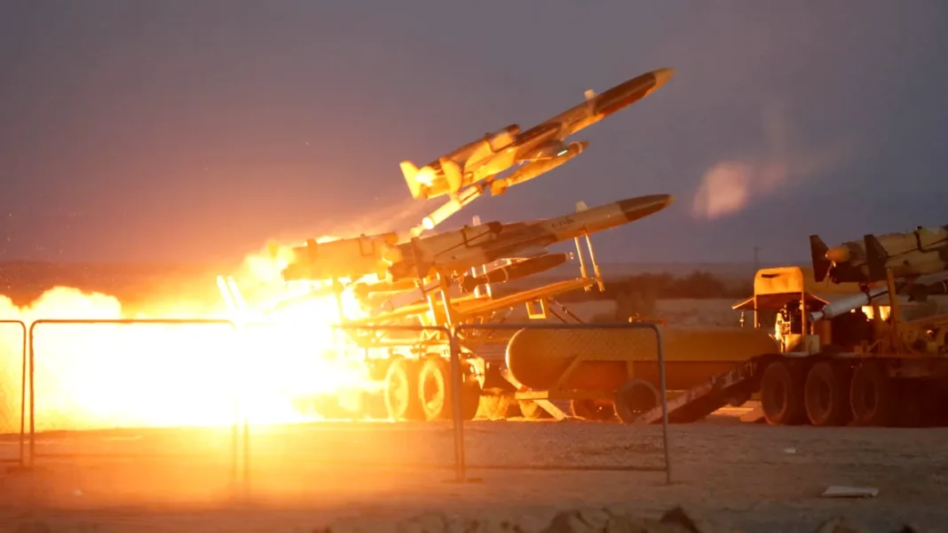 Iranul a atacat Israelul cu peste 200 de drone și rachete