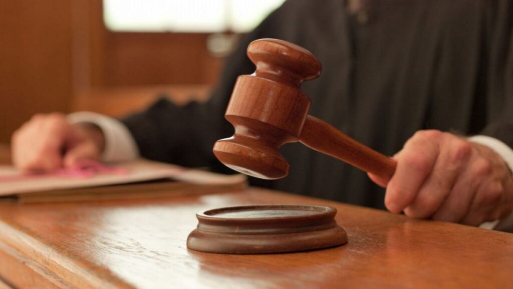Oltean condamnat la 10 ani de închisoare după ce a tâlhărit doi bătrâni