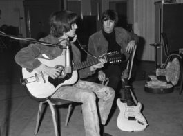 O chitară acustică cu 12 corzi a lui John Lennon, care până recent a fost pierdută, scoasă la licitaţie