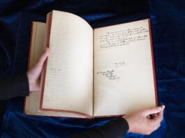 Manuscrisul original Sherlock Holmes ar putea aduce la licitație 1,2 milioane de dolari