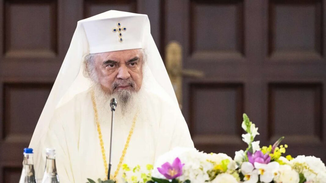Patriarhul Daniel solicită creşterea salariului personalului neclerical