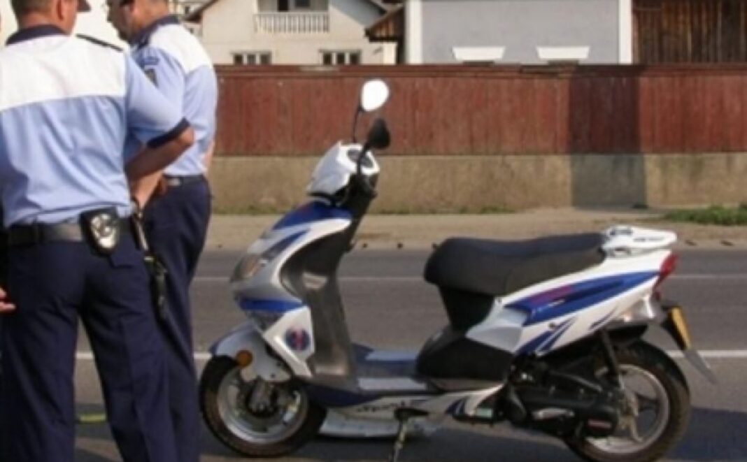 A fost depistat conducând fără permis un moped neînmatriculat