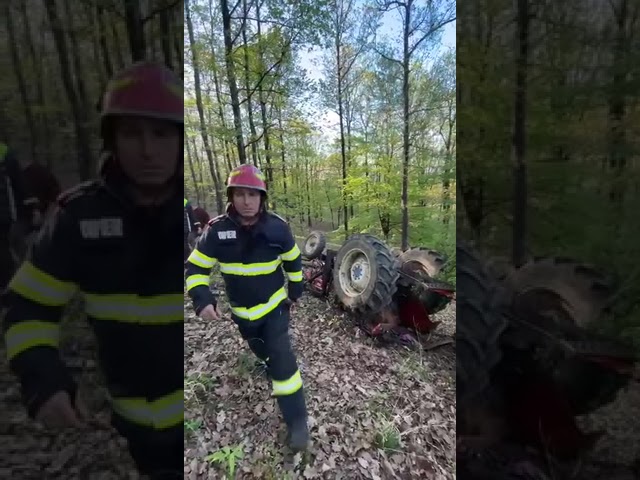 (Video)Gorj: Tânăr de 21 de ani, mort după ce s-a răsturnat cu un tractor