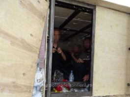 62 de sirieni ascunși în două mijloace de transport, descoperiți la Calafat