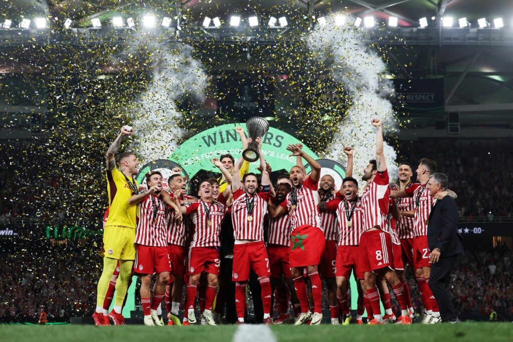 Olympiakos Pireu a cucerit trofeul Europa Conference League
