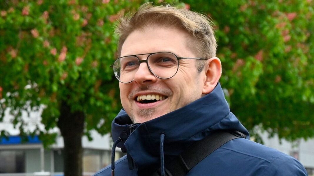 Matthias Ecke Deputat german, bătut de patru tineri în timp ce lipea afișe de campanie