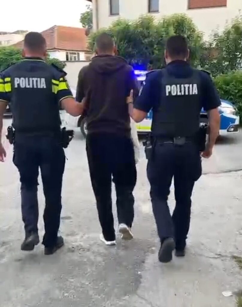 (VIDEO) Craiovean, reținut pentru furt calificat