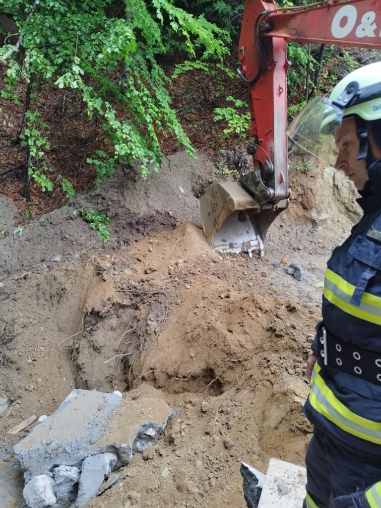 A murit după ce  fost surprins de un mal de pământ  la Călimănești