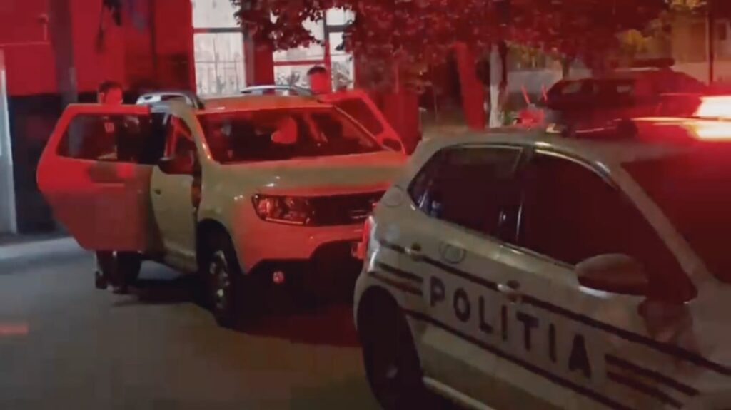 (VIDEO) Craiovean, reținut pentru distrugere și încălcarea ordinului de protecție