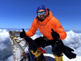 Alpinistul român Adrian Ahriţculesei a cucerit Everestul