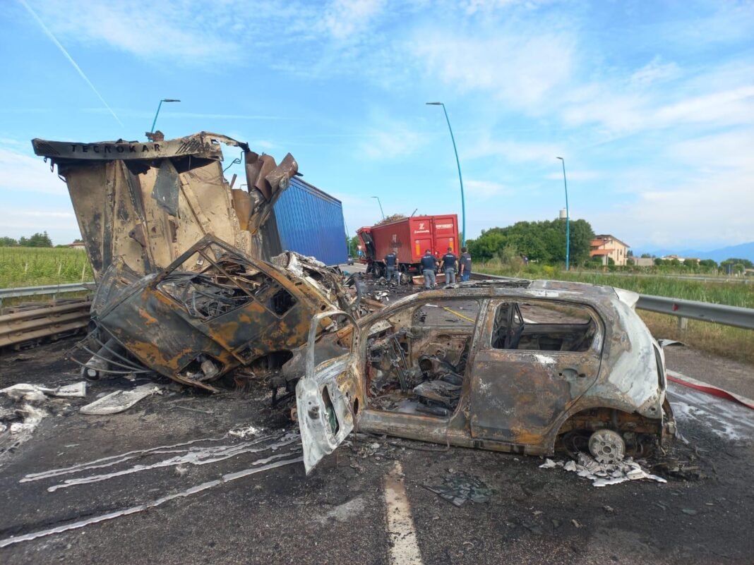 Şofer român de TIR, mort în Italia după ce a intrat pe contrasens şi s-a ciocnit cu alt camion