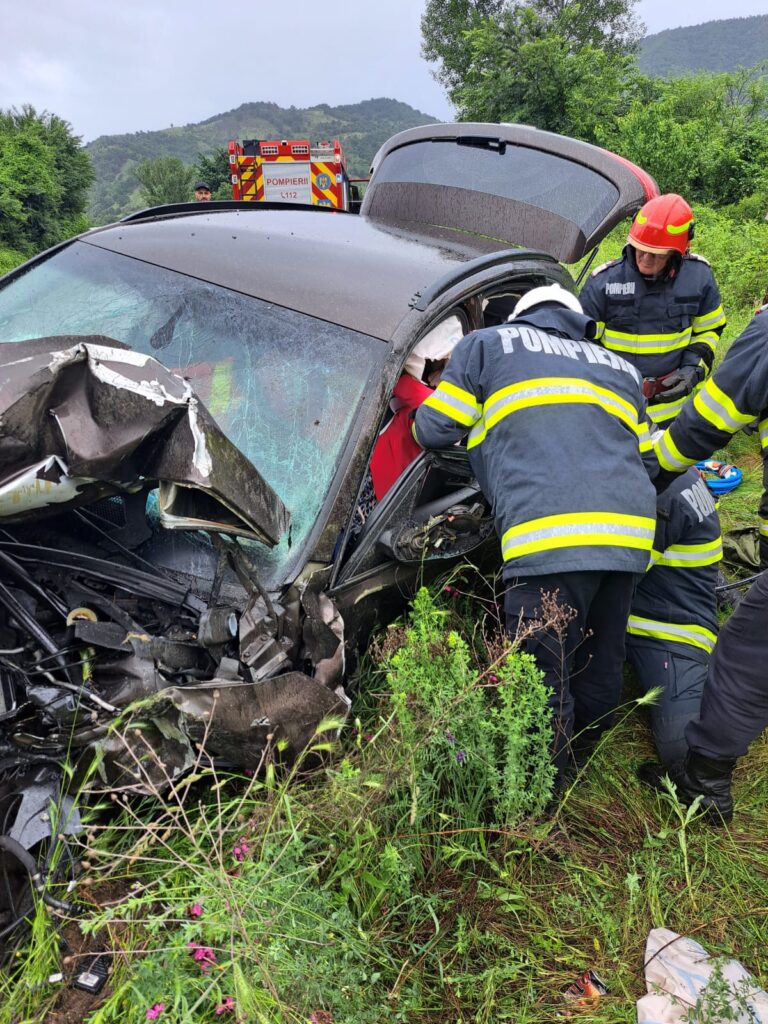Mehedinți: Accident grav la ieșire din Orșova