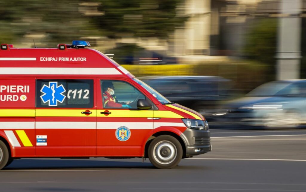 Femeie rănită după ciocnirea a două tramvaie