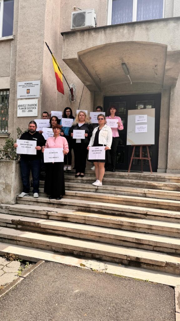 Angajaţii Arhivelor Naţionale, protest în faţa guvernului