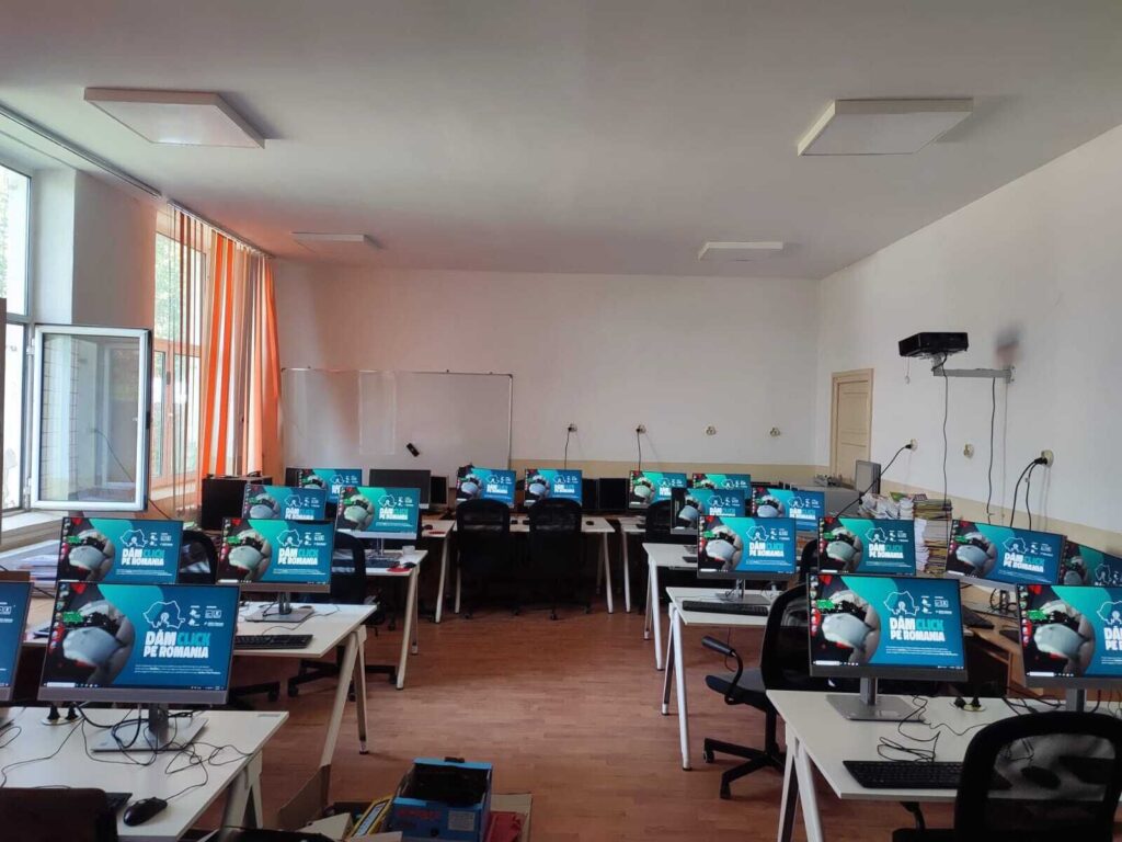 20 de instituții din Oltenia vor primi calculatoare prin proiectul Dăm Click pe România