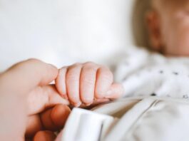 Bebeluș de o lună, mort la Spitalul Județean Târgu Jiu. Familia fusese trimisă acasă cu bebelușul cu o zi în urmă